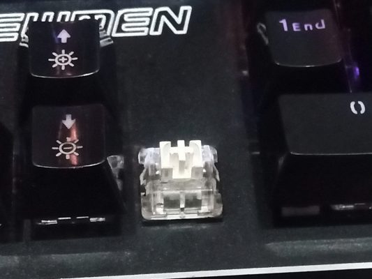 Bàn phím cơ Newmen GM390 cũ 8 bàn phím cơ Newmen GM390 cũ